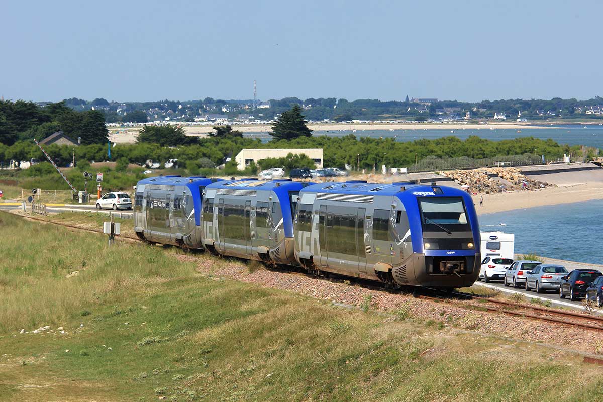 Le TER "Tire-Bouchon" qui relie Auray à Quiberon