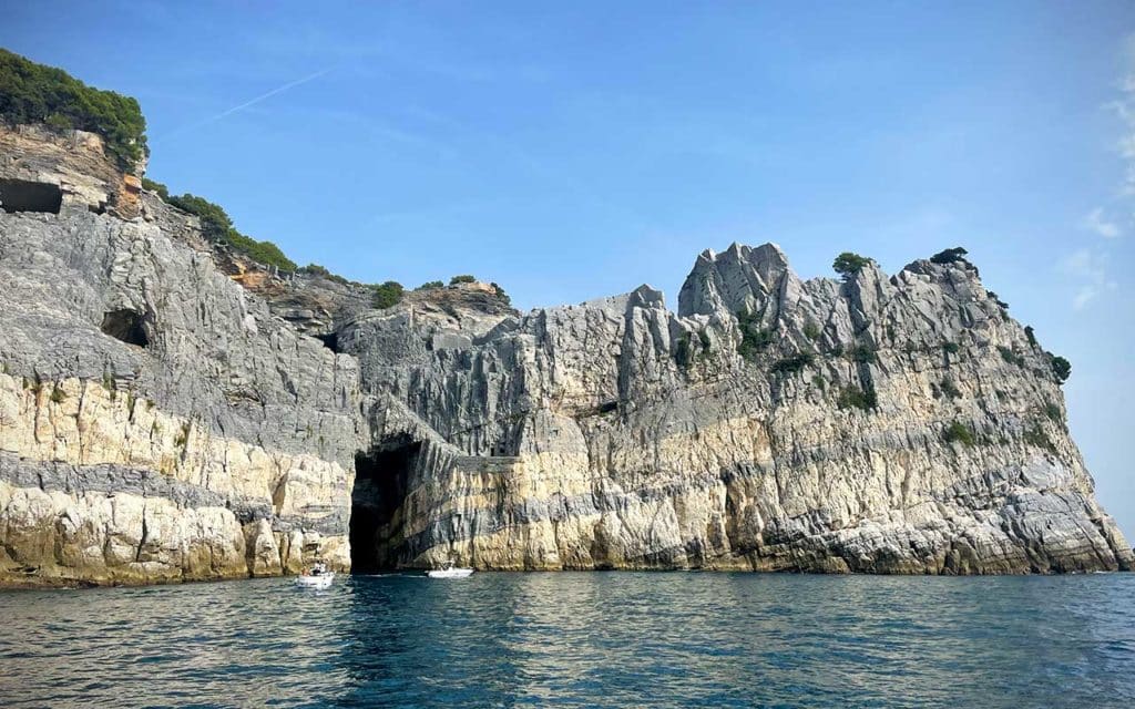 Grotte paradisiaque de l'Île Palmaria de Portovenere