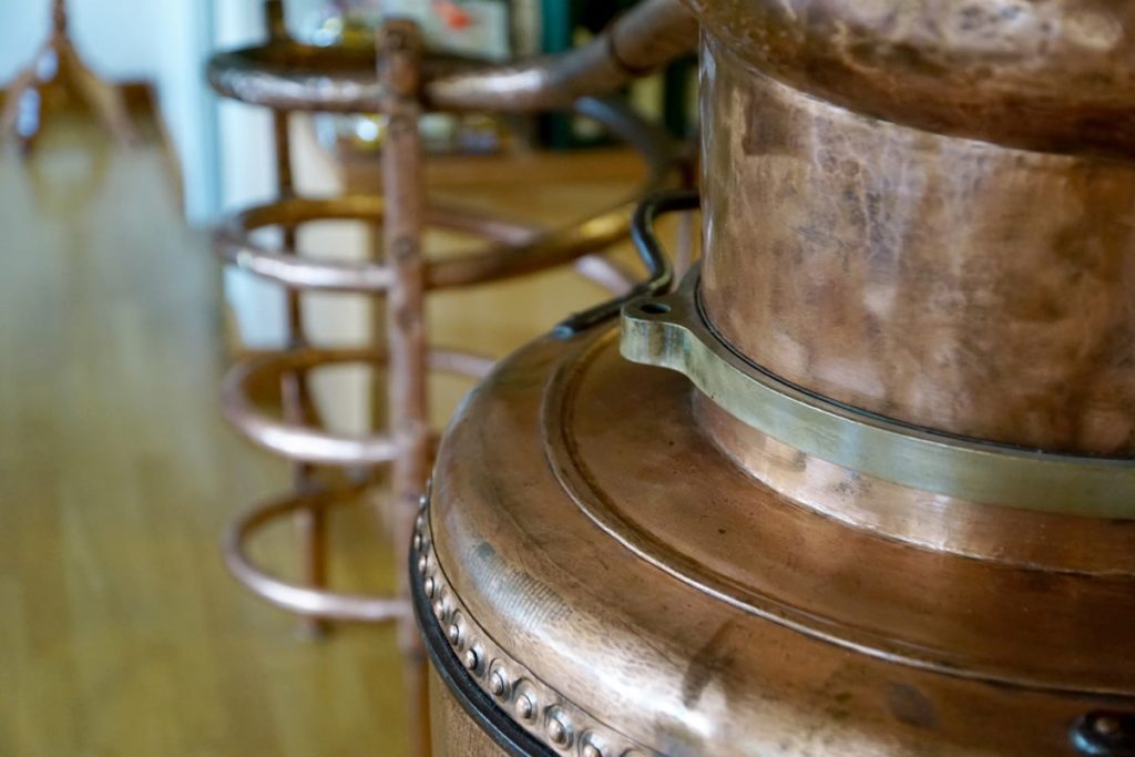 Un alambic pour distiller la mirabelle