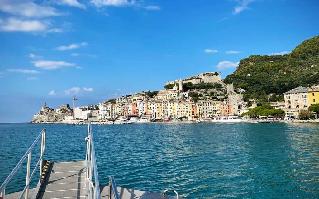 Vue sur Portovenere depuis le bateau