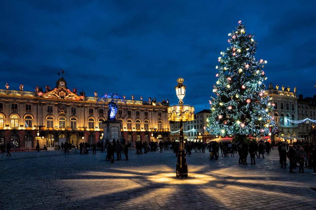 Le sapin de Noël sur la place Stanislas de Nancy