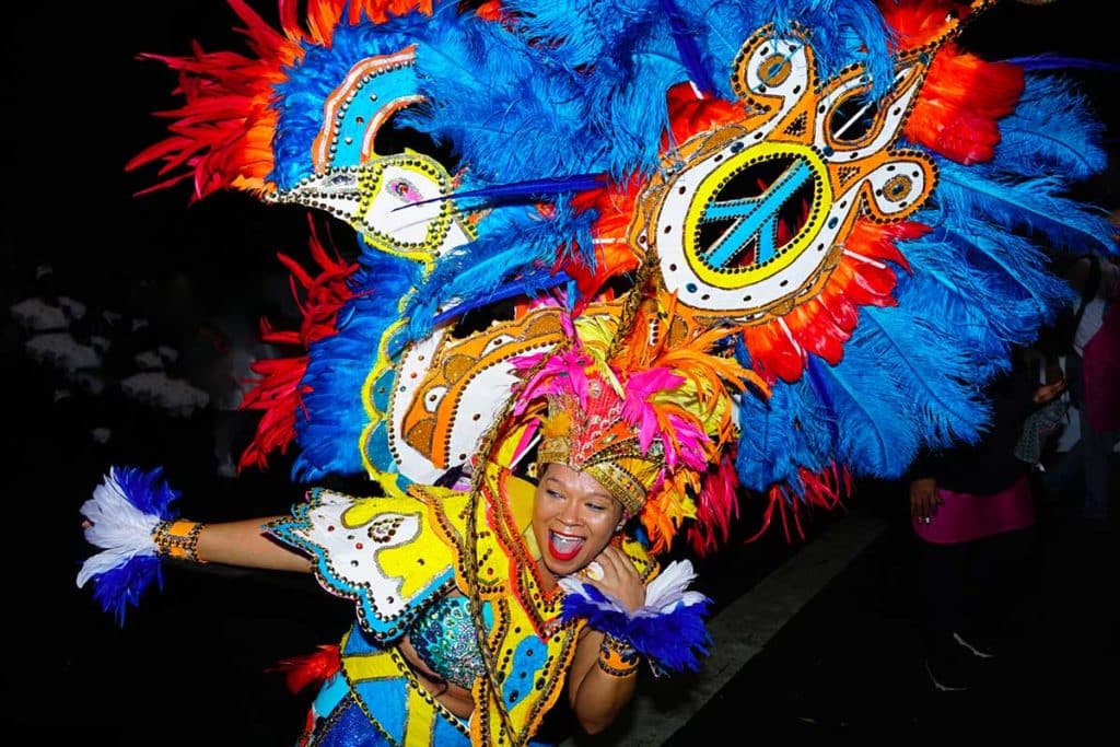 Junkanoo, un défilé costumé et très coloré pour Noël aux Bahamas
