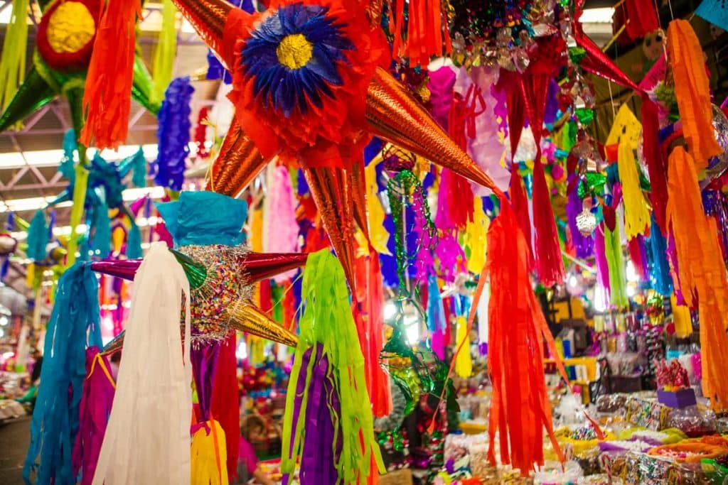 Des piñatas de Noël au Mexique
