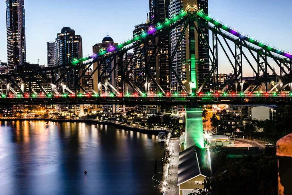 Le Story Bridge de Brisbane décoré pour Noël